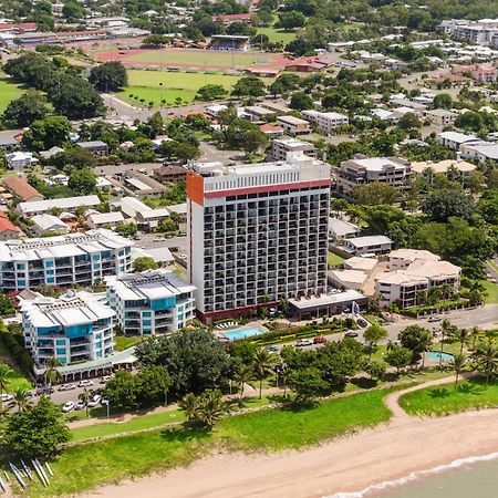 Aquarius On The Beach Aparthotel Townsville Exteriör bild