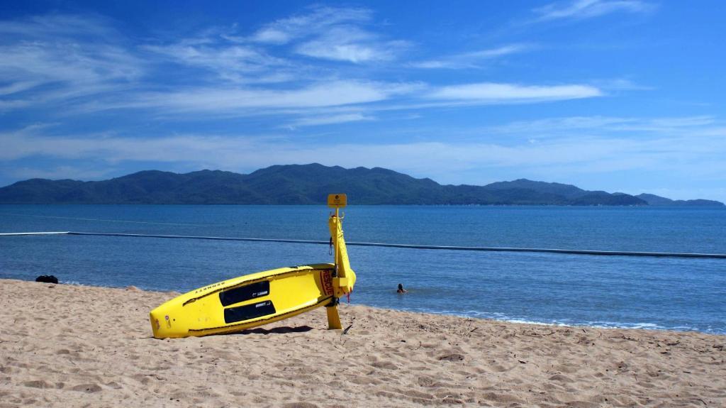 Aquarius On The Beach Aparthotel Townsville Exteriör bild