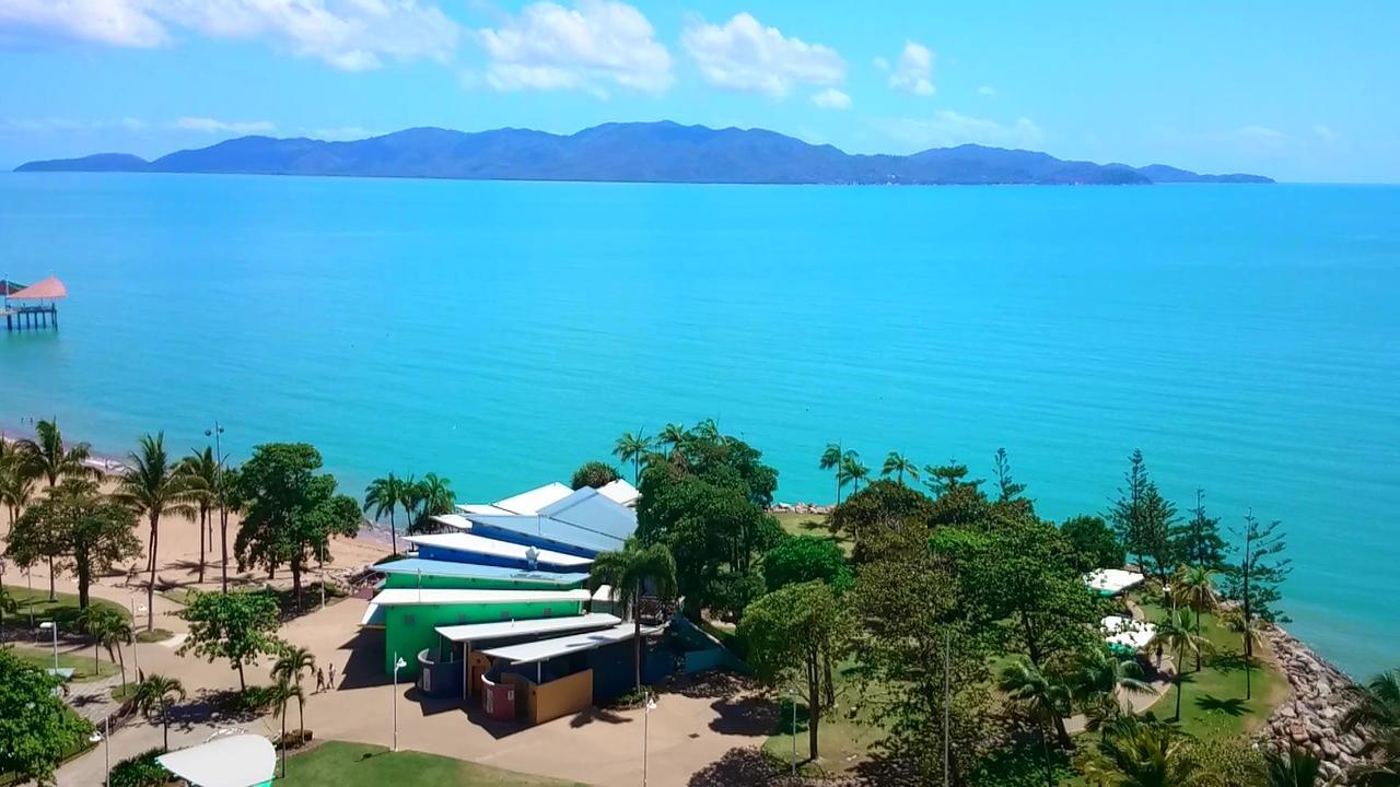 Aquarius On The Beach Aparthotel Townsville Exteriör bild