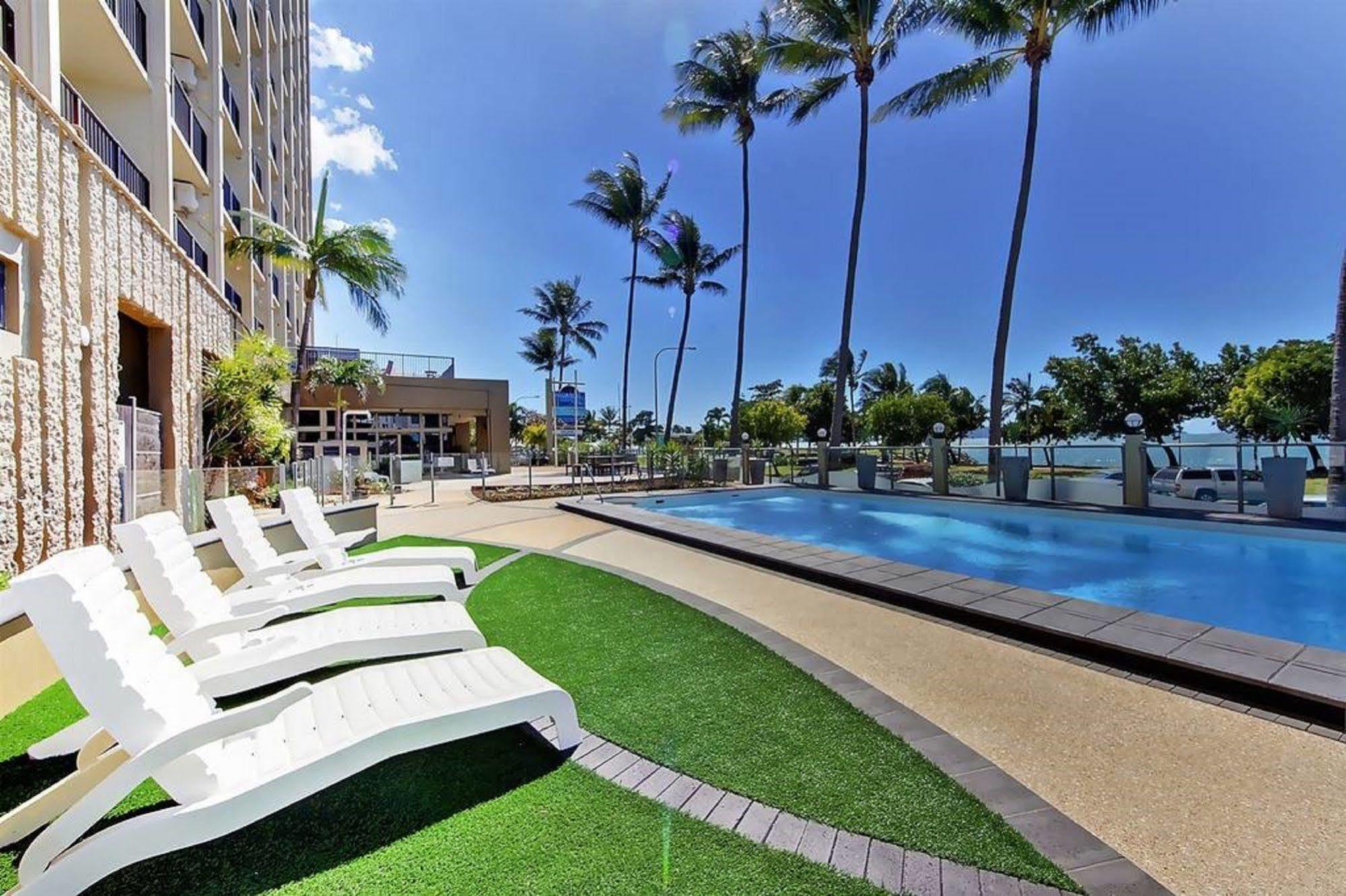 Aquarius On The Beach Townsville Exteriör bild
