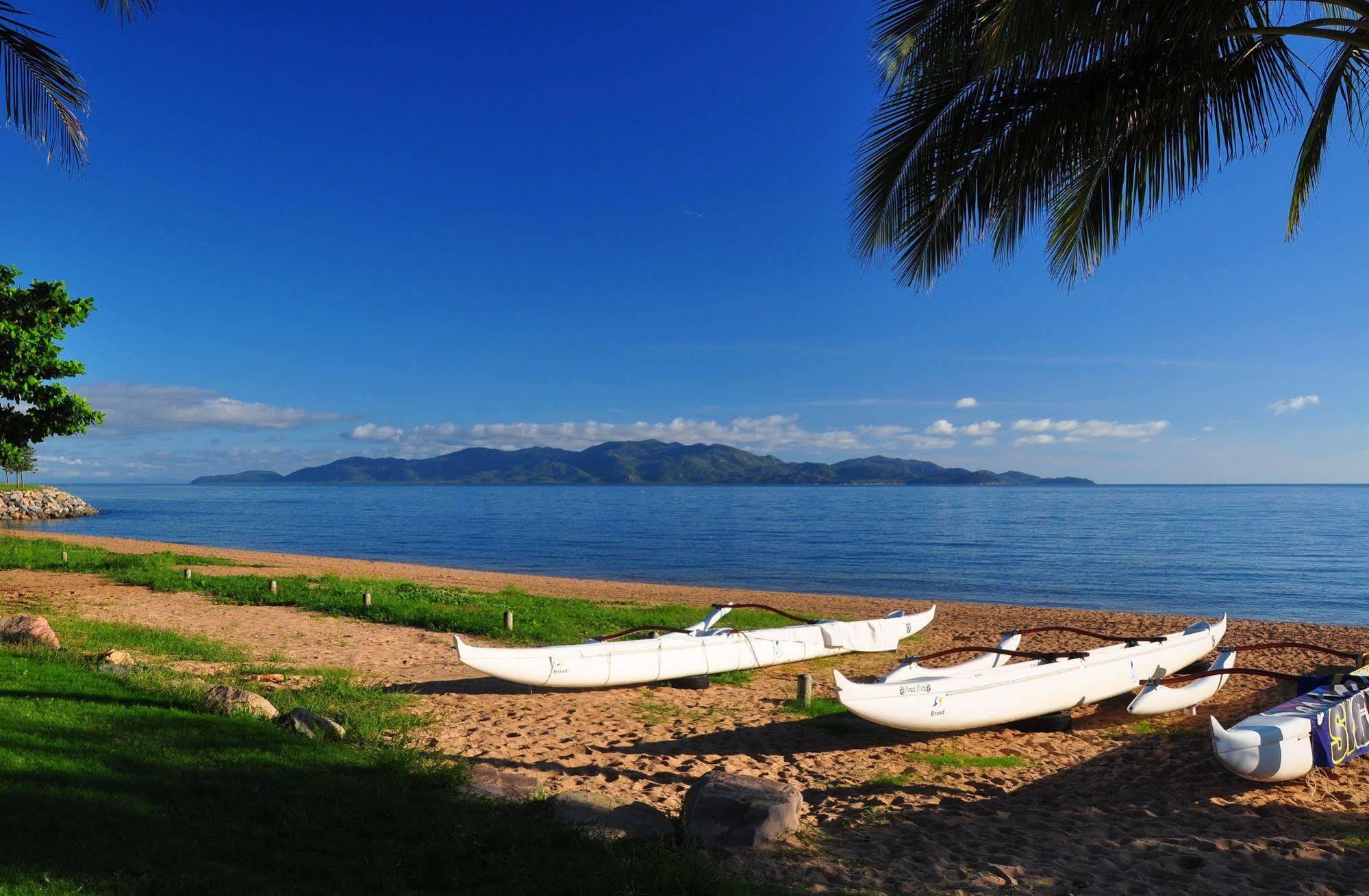 Aquarius On The Beach Townsville Exteriör bild