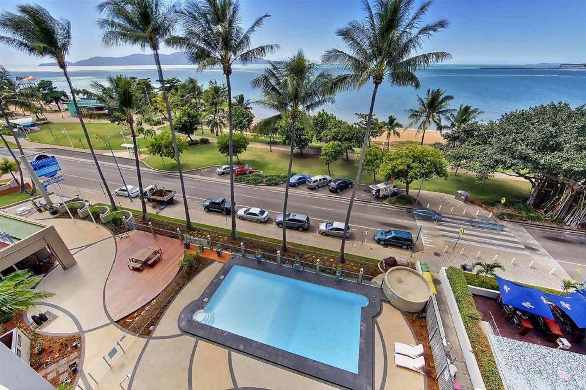 Aquarius On The Beach Townsville Exteriör bild
